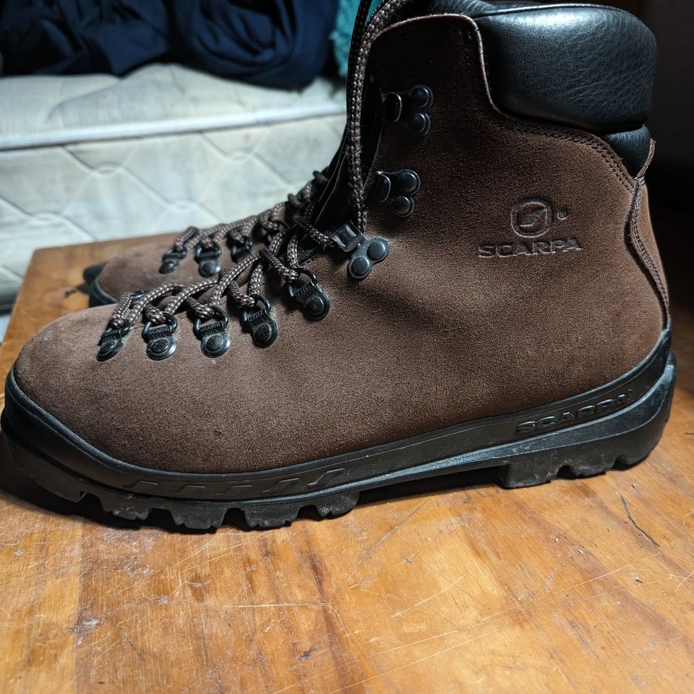 Scarpa boots (Like New) Size 11 1/2
